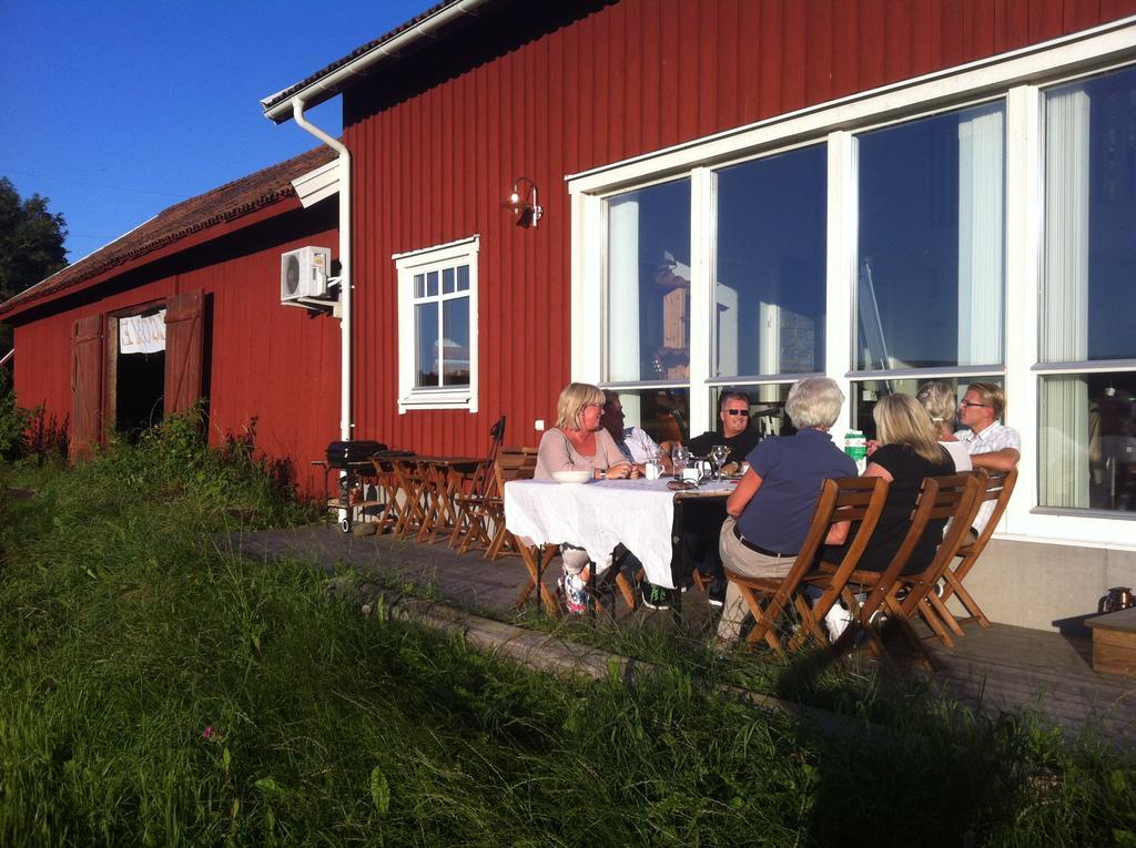 Aeventyrsgardens Vandrarhem, Kinnekulle Källby Exterior foto