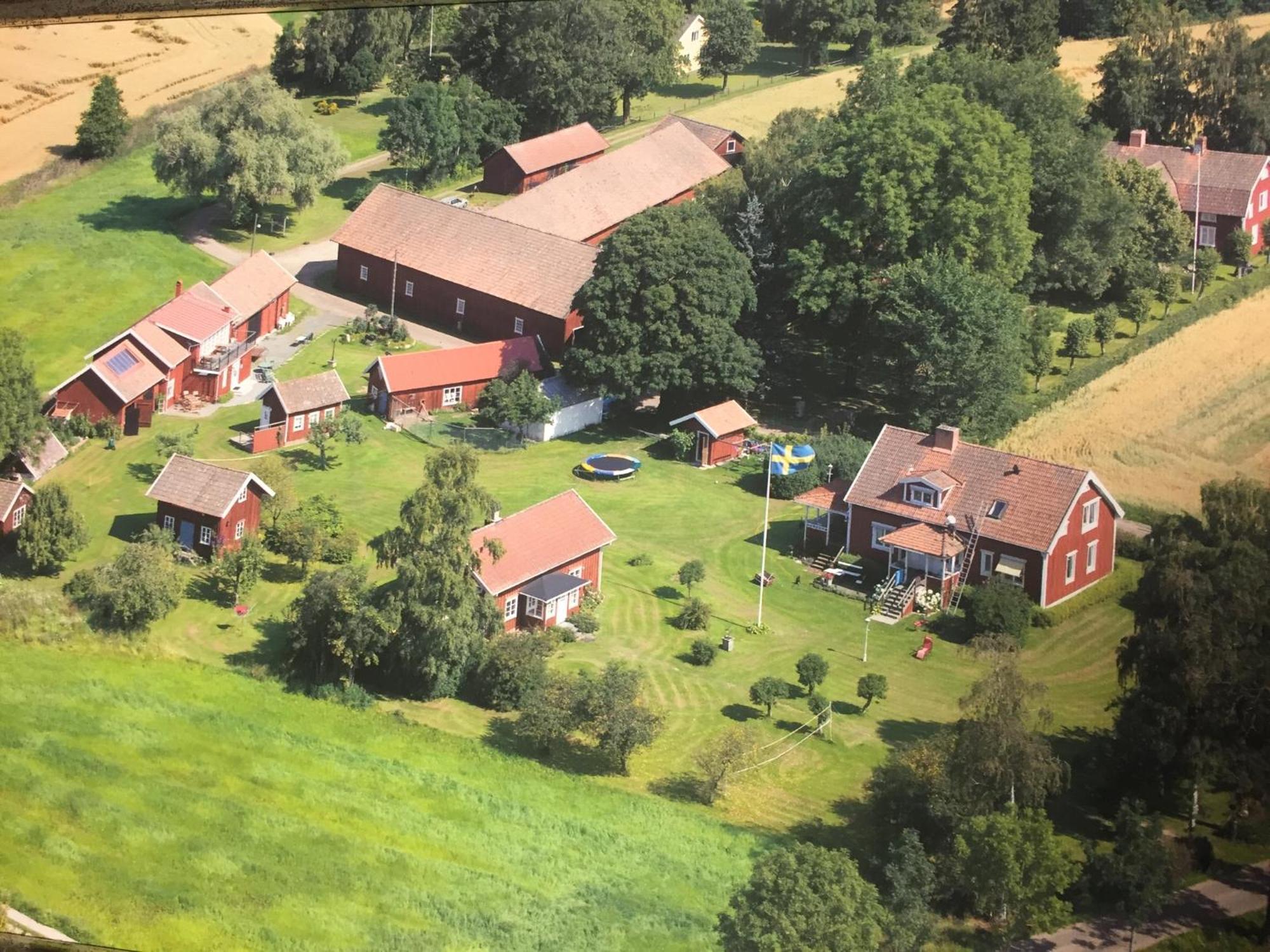 Aeventyrsgardens Vandrarhem, Kinnekulle Källby Exterior foto