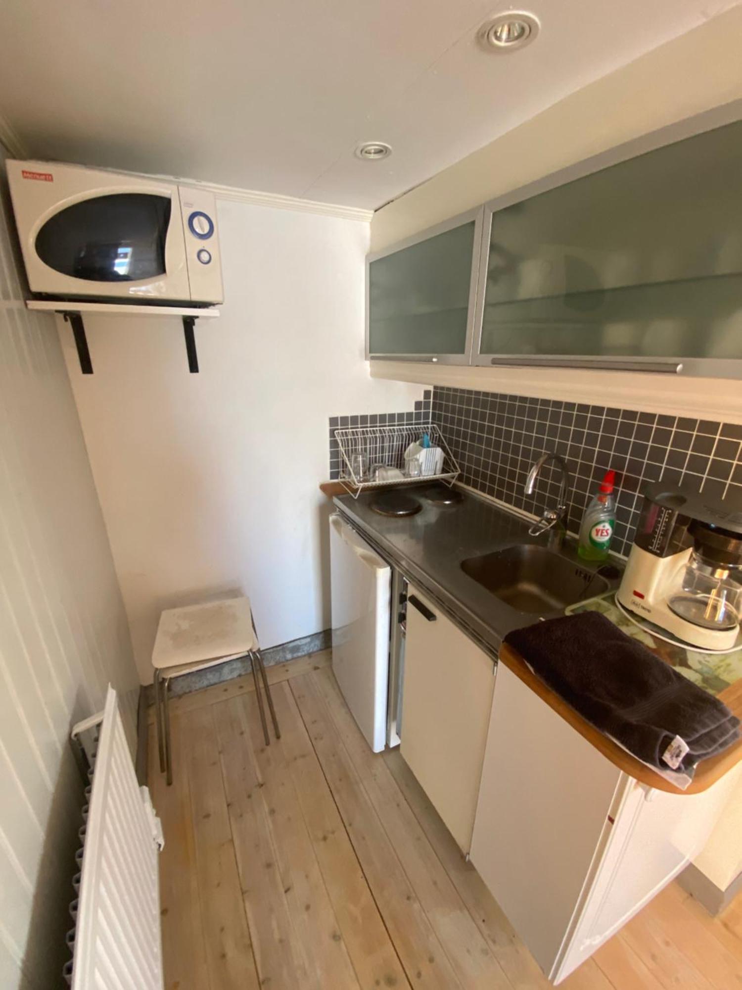 Aeventyrsgardens Vandrarhem, Kinnekulle Källby Exterior foto
