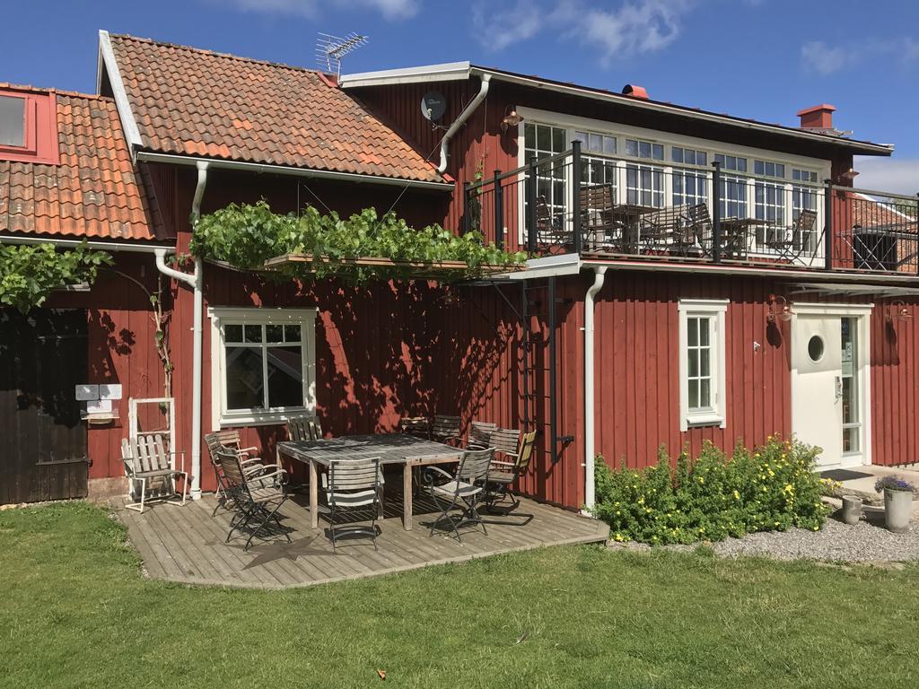 Aeventyrsgardens Vandrarhem, Kinnekulle Källby Exterior foto